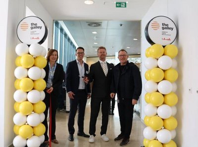 Gruppenbild von der Eröffnung mit Condor- und Klüh-Führungskräfte