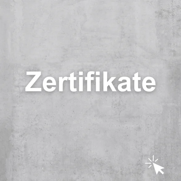 Ein Bild von einem weißen Schriftzug "Zertifikate" und der Hintergrund ist grau in Steinoptik und am Rand des Bildes ist ein Mauszeiger Icon