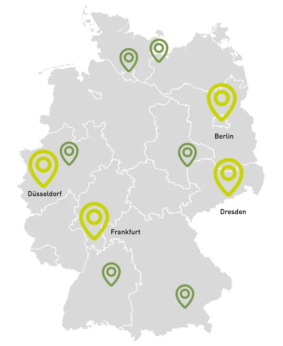 Ein Bild von der Deutschland Karte in grau auf weißen Hintergrund und markierungen in einigen Städten wie: Düsseldorf, Frankfurt, Berlin und Dresden